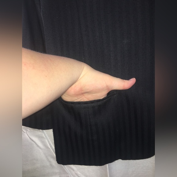 Sweetbriar | Women’s Black Pin Stripe Pattern Blazer Jacket - Picture 4 of 12